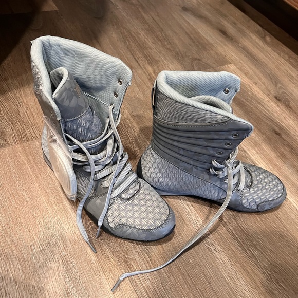 NWT society nine women’s boxing shoes - Picture 2 of 5